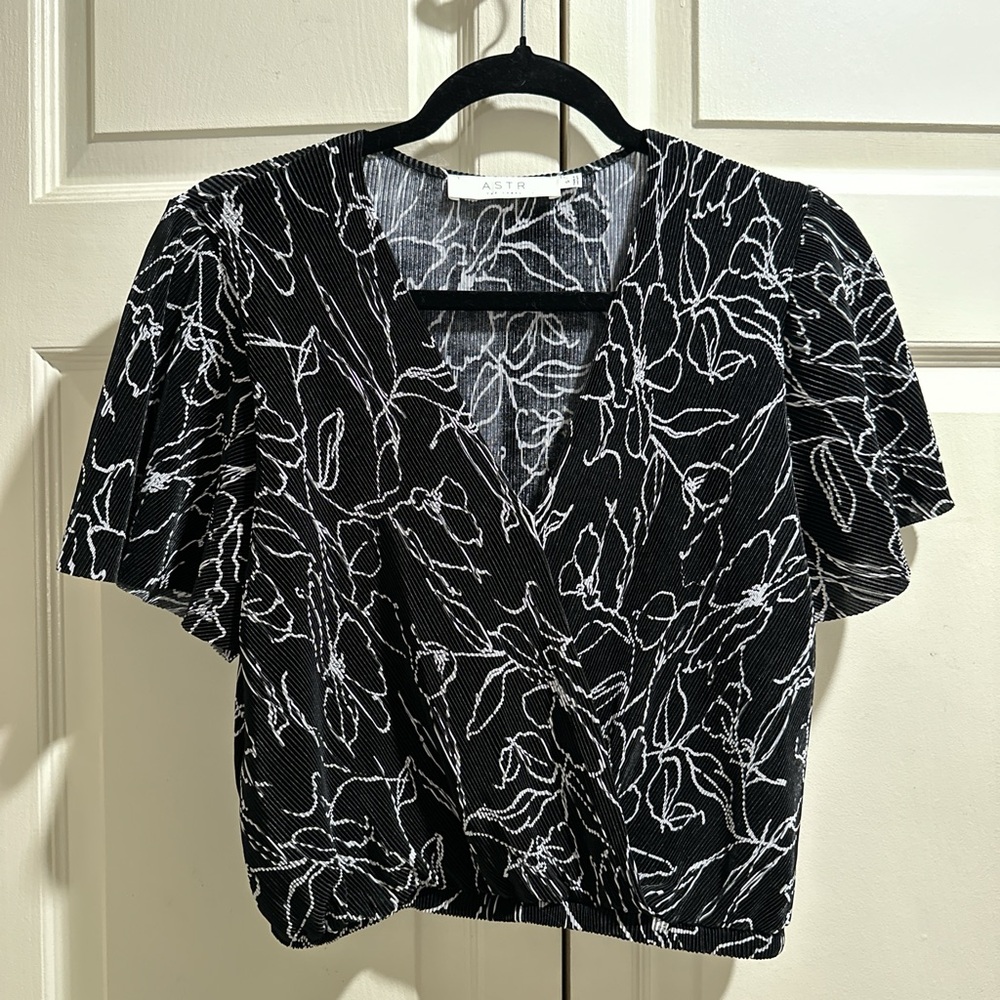 ASTR The Label Floral Wrap Top in Black & White